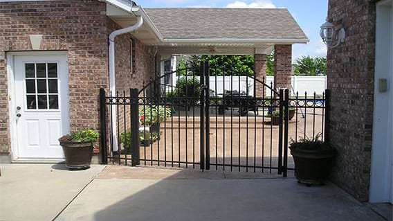 Pike II w/ Circles Double Gate